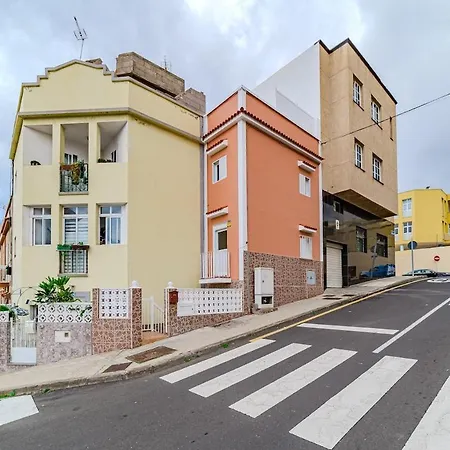 Semesterbostad Alisios Family House *